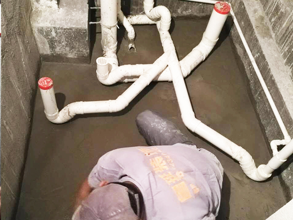 東莞觀園裝修工地現(xiàn)場(chǎng)的水電鋪設(shè)階段