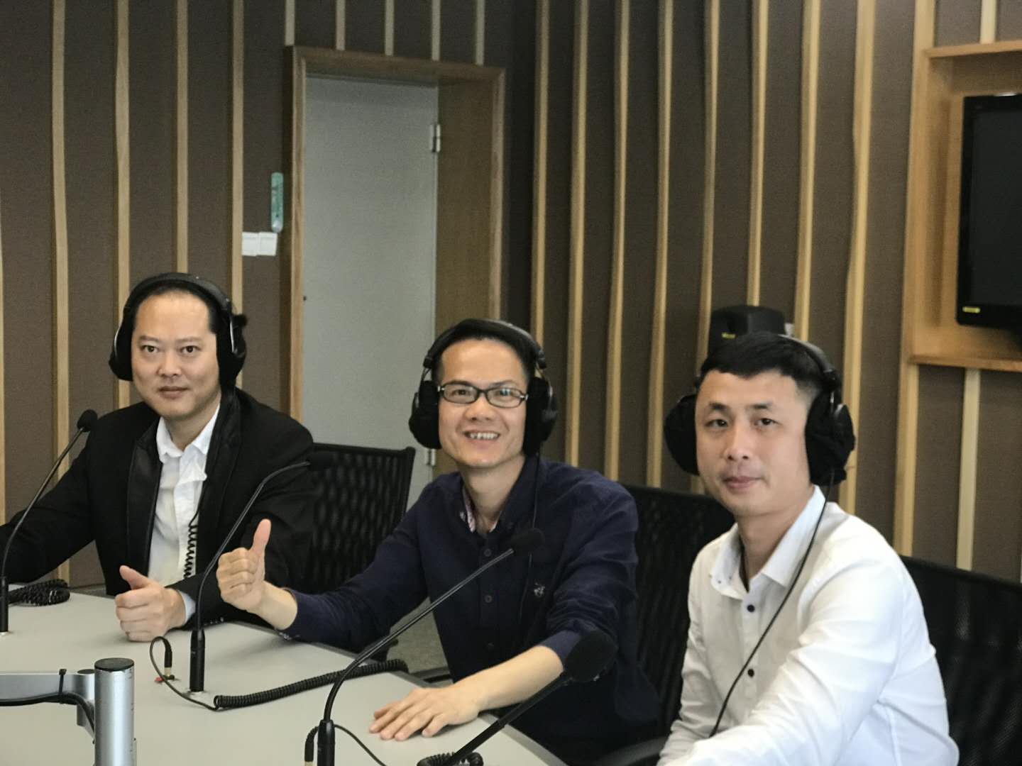魯班裝飾受邀參加?xùn)|莞廣播電視臺(tái)《星級(jí)家居》節(jié)目